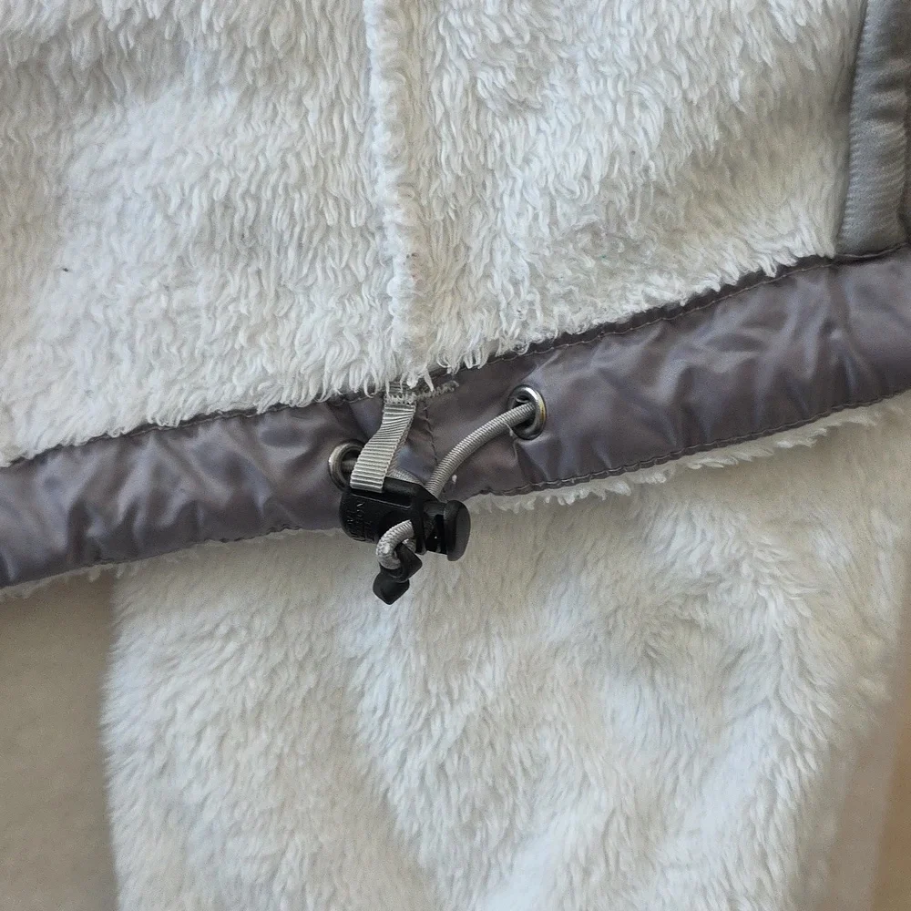 THE NORTH FACE Soft Faux Fur Jacket Women's Size M Full Zip - Picture 15 of 15